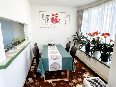 【居間・リビング】 | 手稲区富丘４-３ 一戸建 | ダイニングに出窓カウンターあり♪