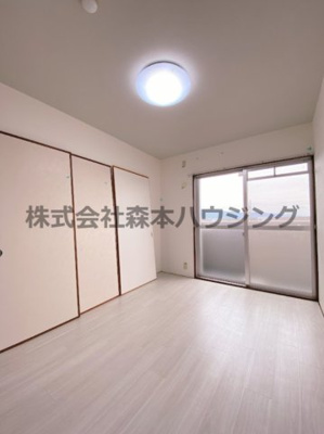 【洋室】 | 　フェルザ住道 | 明るい洋室です