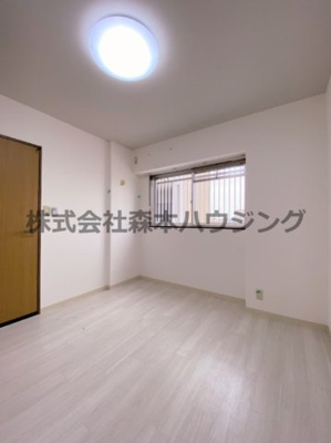 【洋室】 | 　フェルザ住道 | 広々とした洋室です
