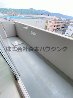 【バルコニー】 | 　フェルザ住道 | 開放的で明るい空間を演出してくれるバルコニーです
