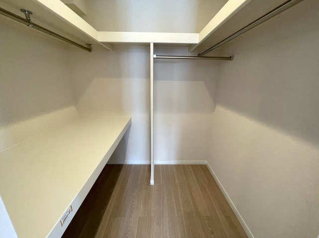 こんな家に住みたくないですか？私は住みたいです！ウチと交換してくれないかな、、、誰しもが思うこのレベル！周辺の住環境も景観も素晴らしき高級住宅地にある『都筑区牛久保西３丁目』リフォームの収納|ちょっとした収納スペースも充実しています