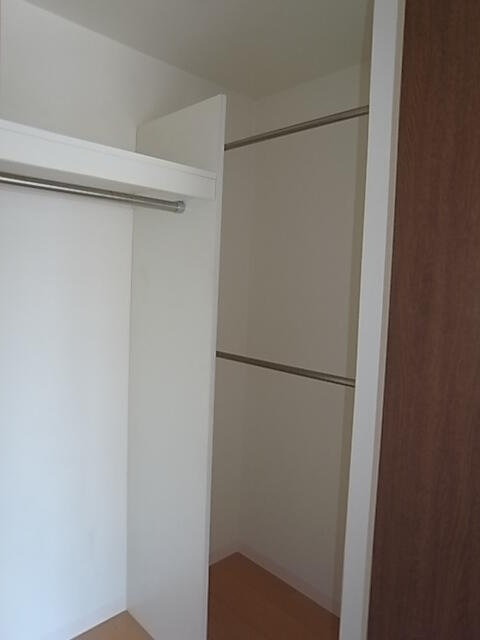 調布市八雲台１丁目の賃貸マンションの収納