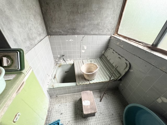 別荘利用や民泊にいかが？屋上もあるおしゃれな外観♪那須町湯本の浴室|落ち着いた空間のお風呂です