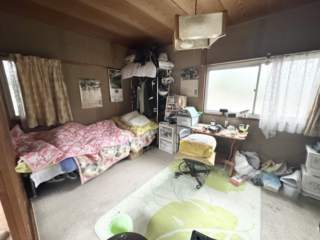 別荘利用や民泊にいかが？屋上もあるおしゃれな外観♪那須町湯本の洋室|広々とした洋室です