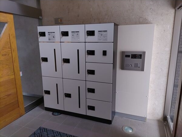 サンクレスト泉中央のエントランス