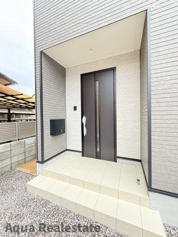綾歌郡宇多津町網の浦の新築一戸建の玄関|玄関です