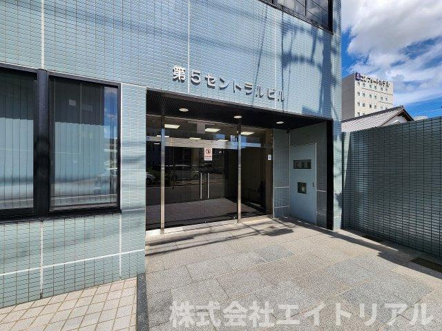 第5セントラルビルのエントランス