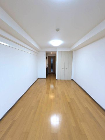 西宮市南昭和町のマンションの洋室|使い勝手のいい洋室です