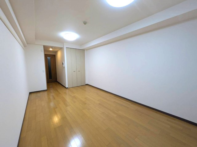 西宮市南昭和町のマンションの洋室|使い勝手のいい洋室です