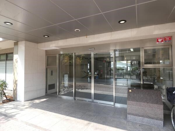 西宮市南昭和町のマンションの外観