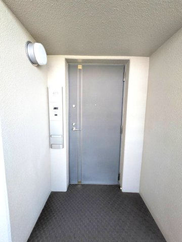 西宮市南昭和町のマンションの玄関|シンプルで使いやすい玄関です