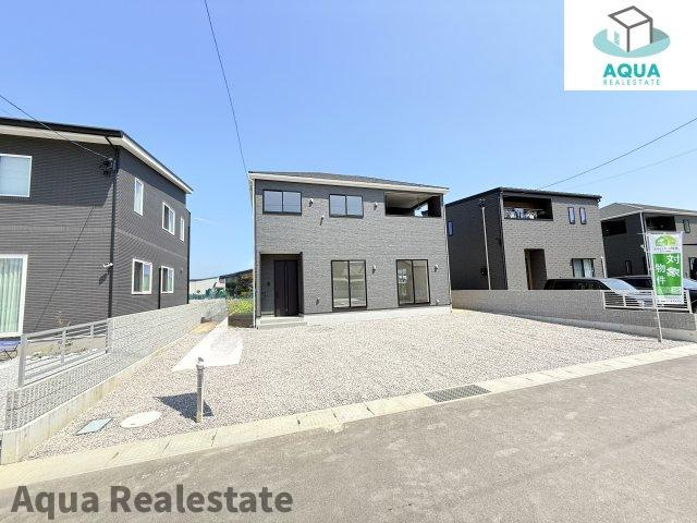 坂出市加茂町の新築一戸建の前面道路含む現地写真|前面道路含む現地写真です