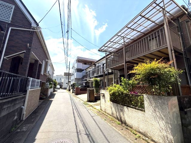 駅徒歩7分　住環境良好の前面道路含む現地写真|前面道路