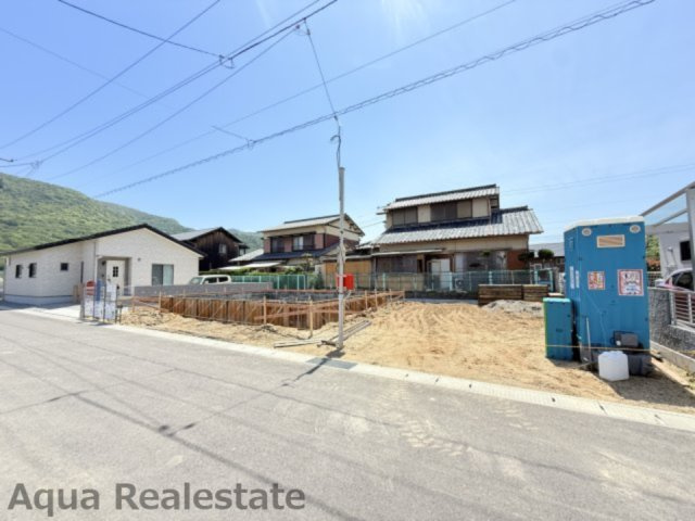 坂出市加茂町の新築一戸建の前面道路含む現地写真|前面道路含む現地写真です