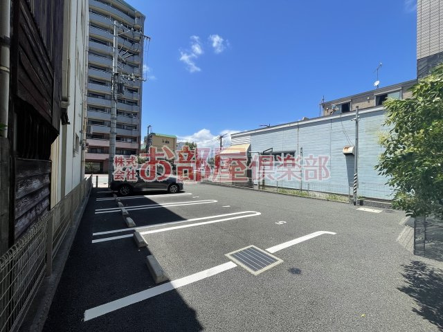 Tiara本町の駐車場|駐車スペースもあります