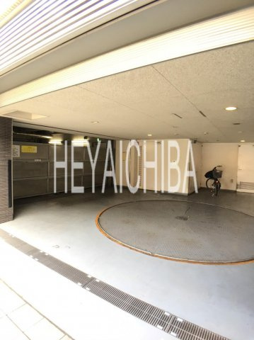 プロスペクトKALON三ノ輪の駐車場