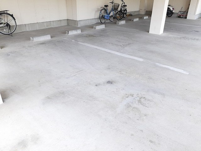 アミュゾン菱川の駐車場