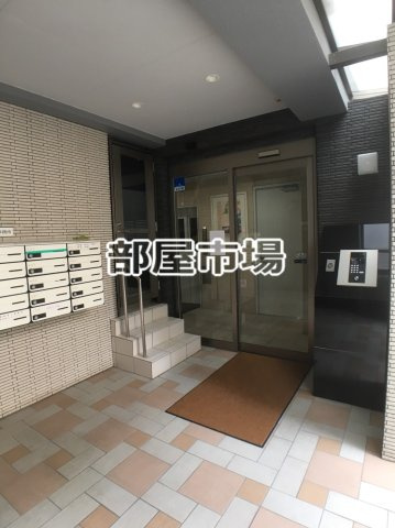 スカイタワー東上野のエントランス