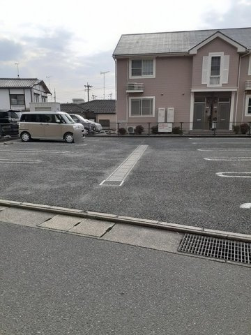 サンリットの駐車場|駐車スペースもあります☆