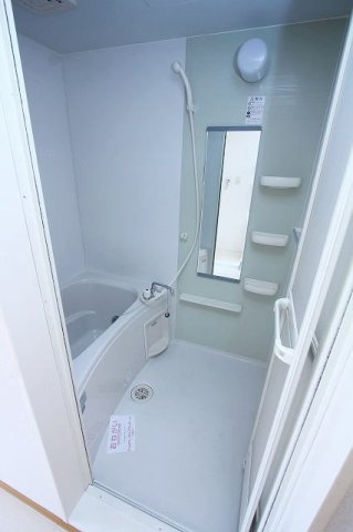 サンリットの浴室|追い焚き機能付きのお風呂です♪