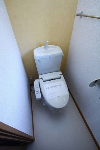 サンリットのトイレ|嬉しい温水洗浄便座付きです♪