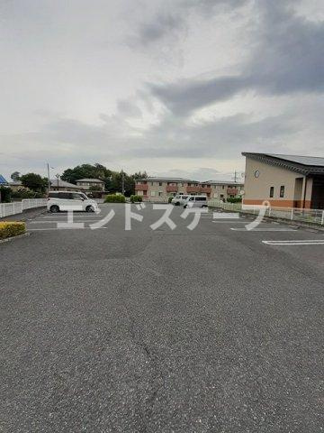 サンセット　ヒルズⅠの駐車場|高崎、前橋のお部屋探しはエンドスケープまで！お客様の理想お聞かせ下さい♪