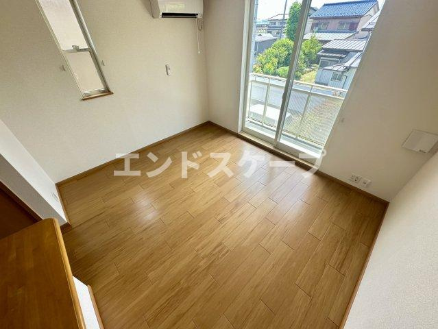 メゾン　エストＢの居間・リビング|高崎、前橋のお部屋探しはエンドスケープまで！お客様の理想お聞かせ下さい♪