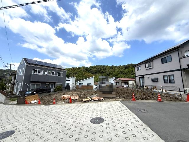 緑を臨む　陽当良好な3LDKの外観|向かって右側です