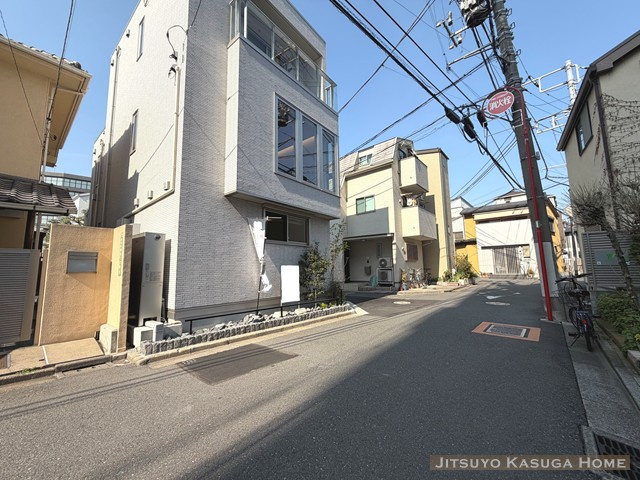 【前面道路含む現地写真】