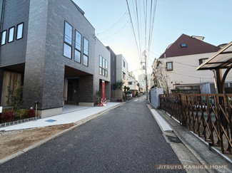 【前面道路含む現地写真】