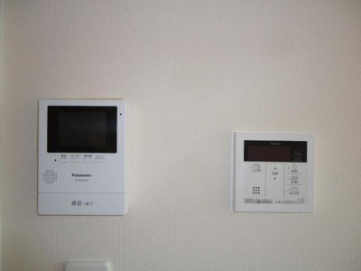 【内装】 | グルース | カメラ付インターホン・給湯スイッチ