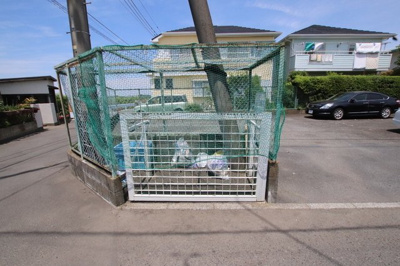 敷地内ごみ置き場