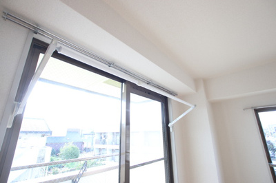 雨の日に活躍する室内物干し