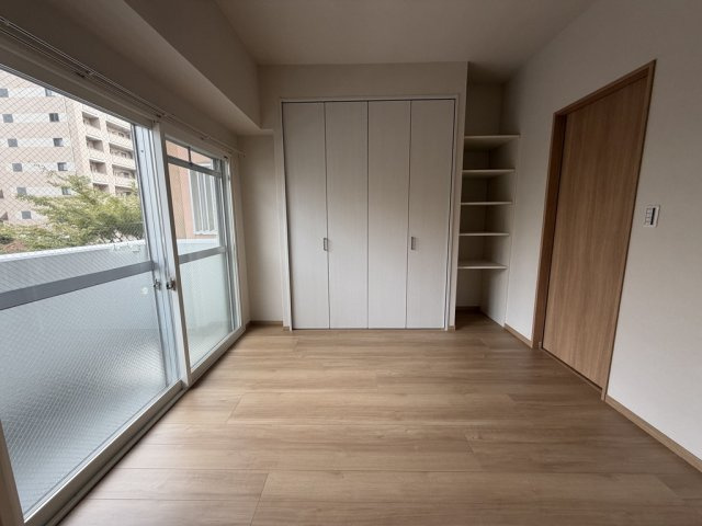 アーバン　タニ