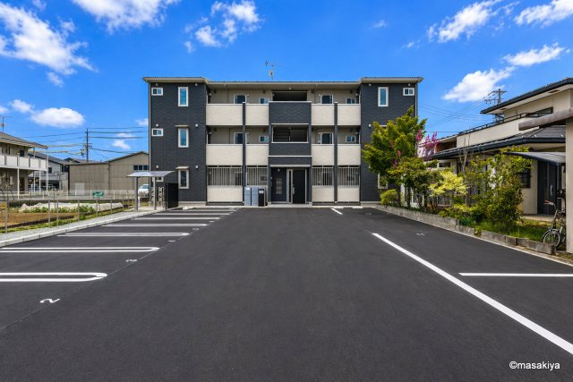 エスポワール栗田の駐車場