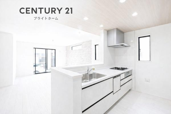 横浜市鶴見区寛政町の新築一戸建のキッチン|広々としたキッチンは、
落ち着いて料理が出来ます！