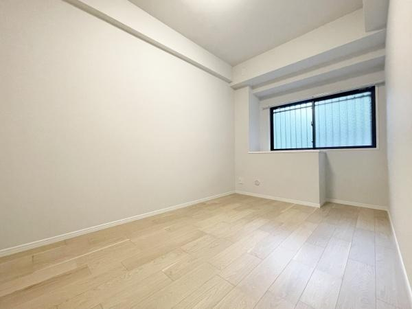 メディウス青葉台の洋室|一日の疲れを癒し、心地よく寛げる広さがある洋室です！