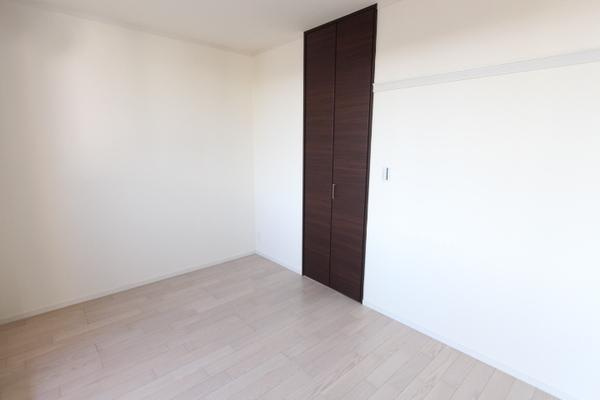 上谷戸アパートメントの洋室