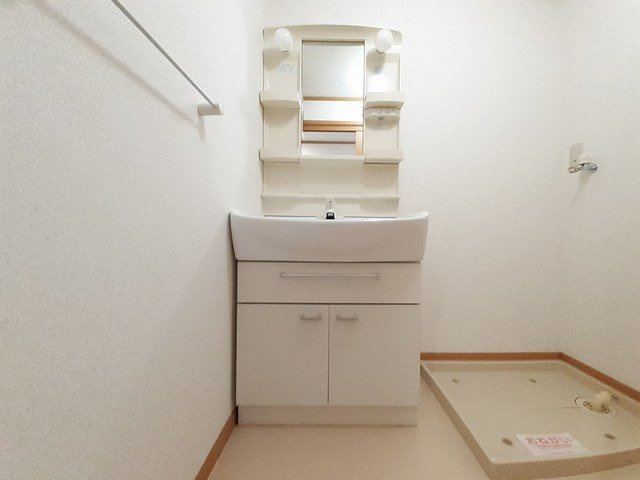カーサ・クレールⅣの洗面所|広い洗面スペース