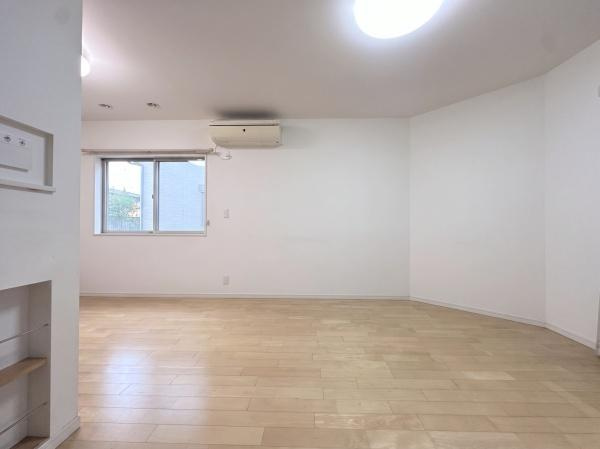 【居間・リビング】 | 垂水区千代が丘1丁目　中古戸建