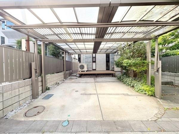 横浜市中区本牧三之谷の中古一戸建の駐車場