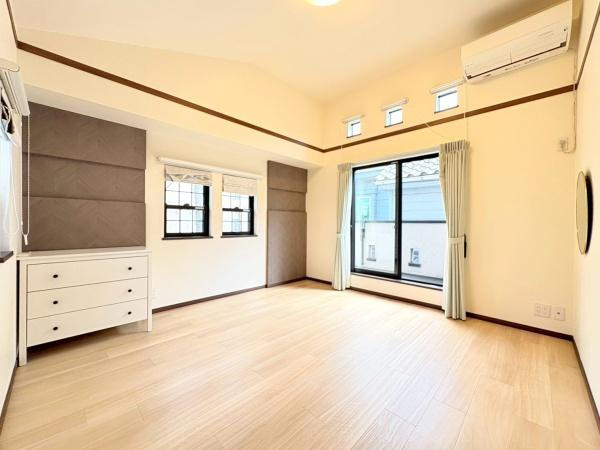 横浜市中区本牧三之谷の中古一戸建の居間・リビング