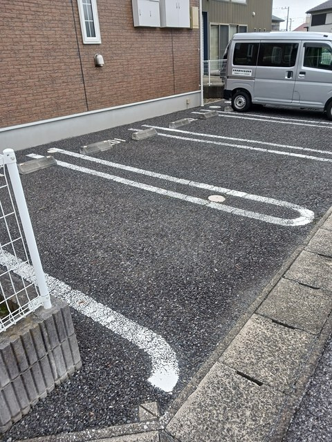 プリモディーネⅡの駐車場