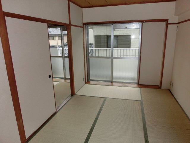 井上ビルの和室