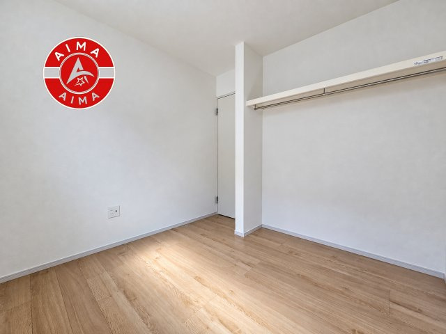 糟屋郡篠栗町庄4丁目第1-2棟（1号棟）の子供部屋|柔らかい陽光が差し込む明るいお部屋を演出する設計。彩光の取れる窓が気持ちの良いお部屋を創り上げます。