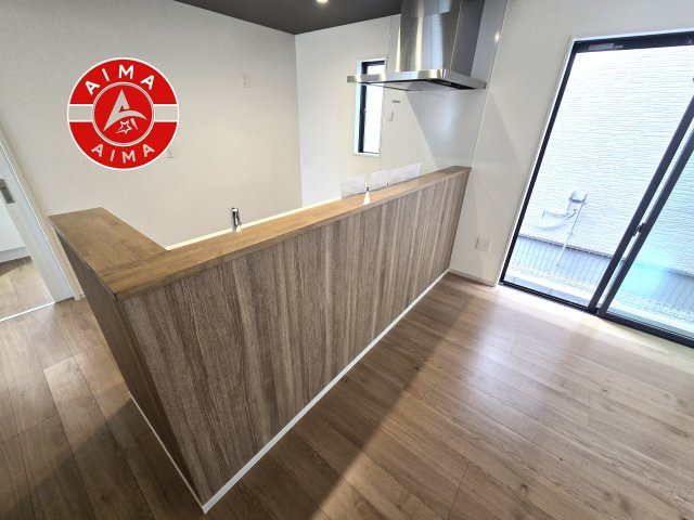 糟屋郡篠栗町庄4丁目第1-2棟（1号棟）のダイニング|キッチンから立ち込める香りが今日の料理を期待させます。