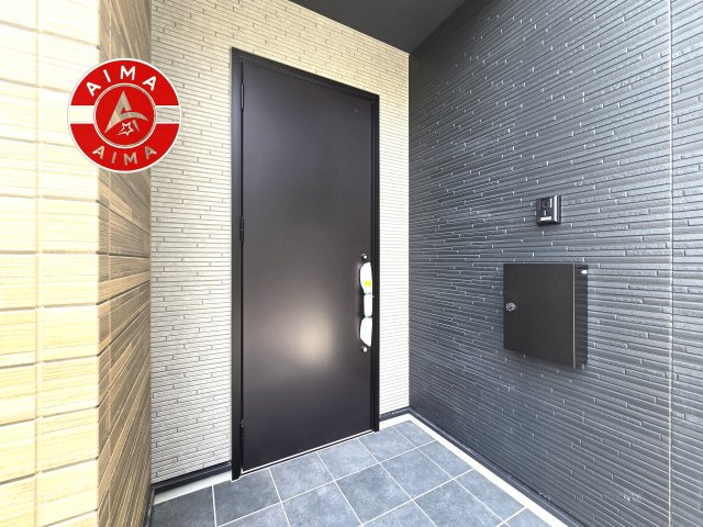 糟屋郡篠栗町庄4丁目第1-2棟（1号棟）の玄関|おでかけの時も帰った時も、「我が家」を最初に感じでもらえる素敵な空間に。
