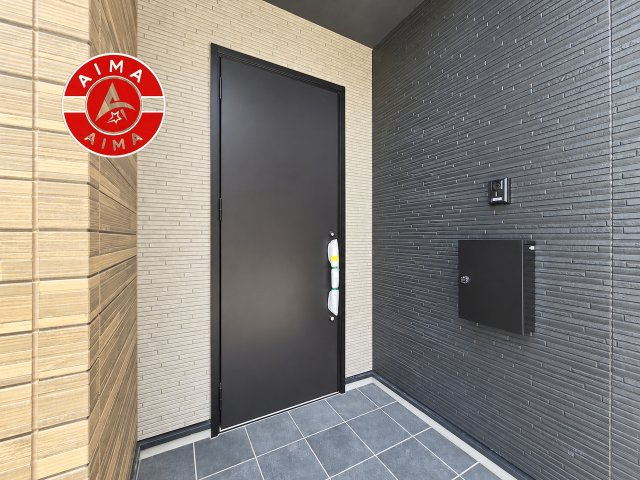 糟屋郡篠栗町庄4丁目第1-2棟（1号棟）の玄関|おでかけの時も帰った時も、「我が家」を最初に感じでもらえる素敵な空間に。
