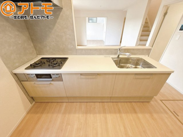 【キッチン】 | 藤枝市瀬古三丁目4期　新築戸建　全1棟 | 大容量システムキッチン♪お料理スペースやシンク広々！毎日の家事をしっかりサポート♪