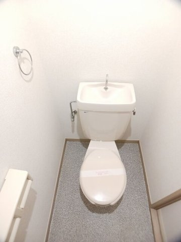 エルディム増井のトイレ|ゆったりとした空間のトイレです